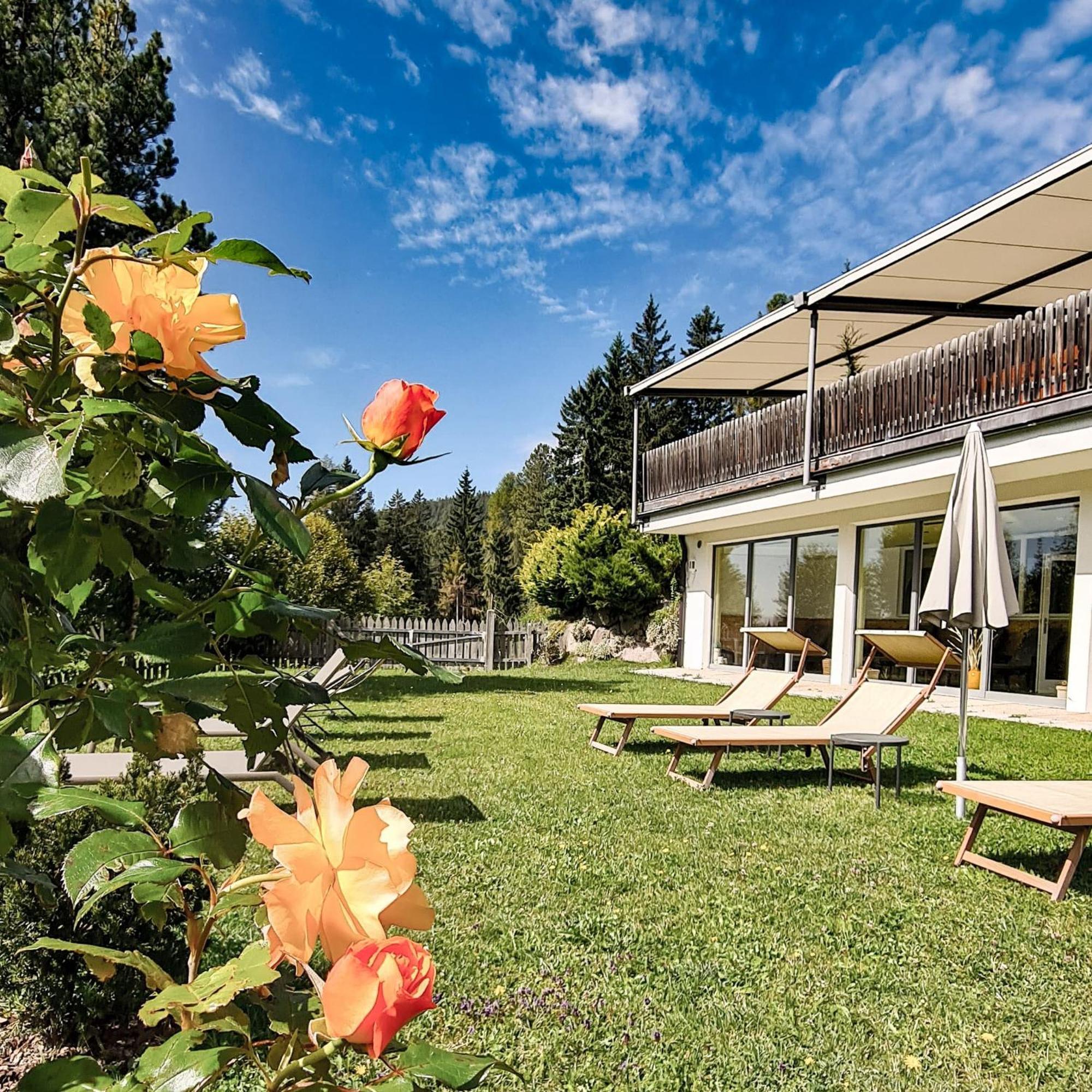 Berghotel Zum Zirm Collalbo Exterior foto