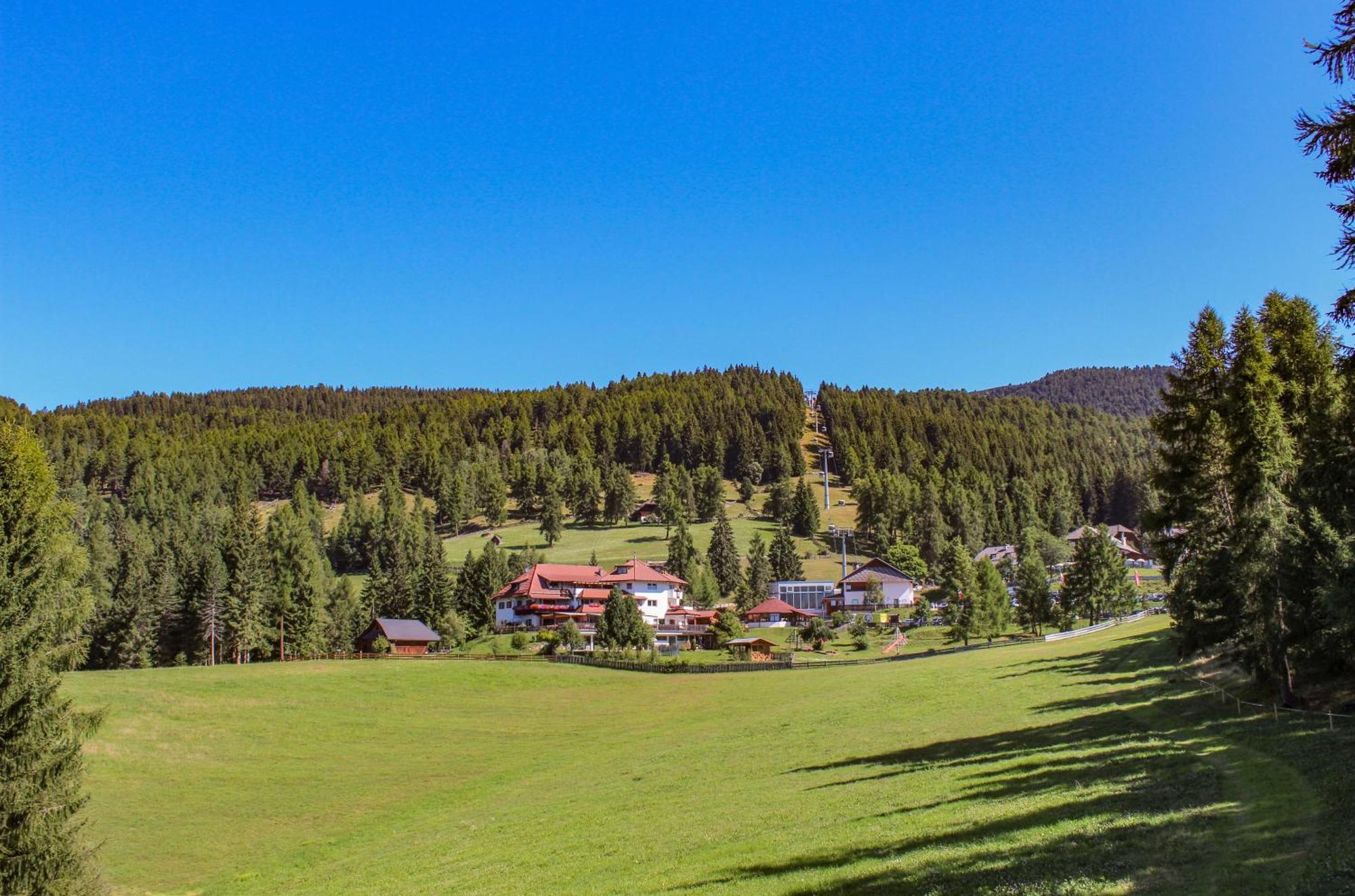 Berghotel Zum Zirm Collalbo Exterior foto